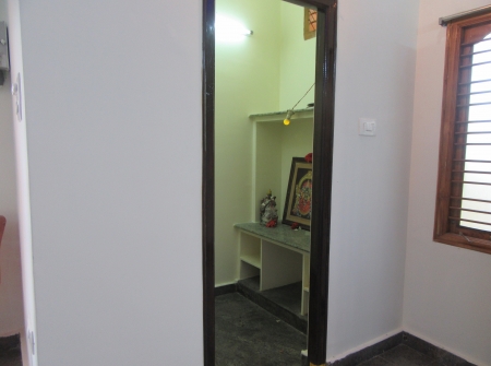 5) Li Id : 164 - Pooja Room.JPG